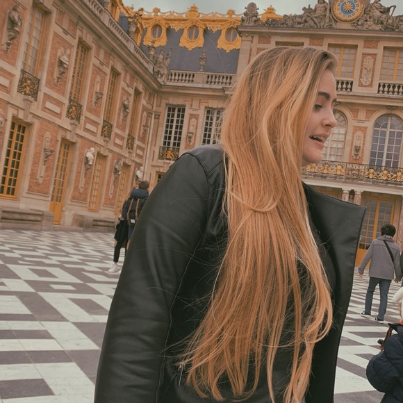 Meet your Posher, Gabby - Picture 9 of 10